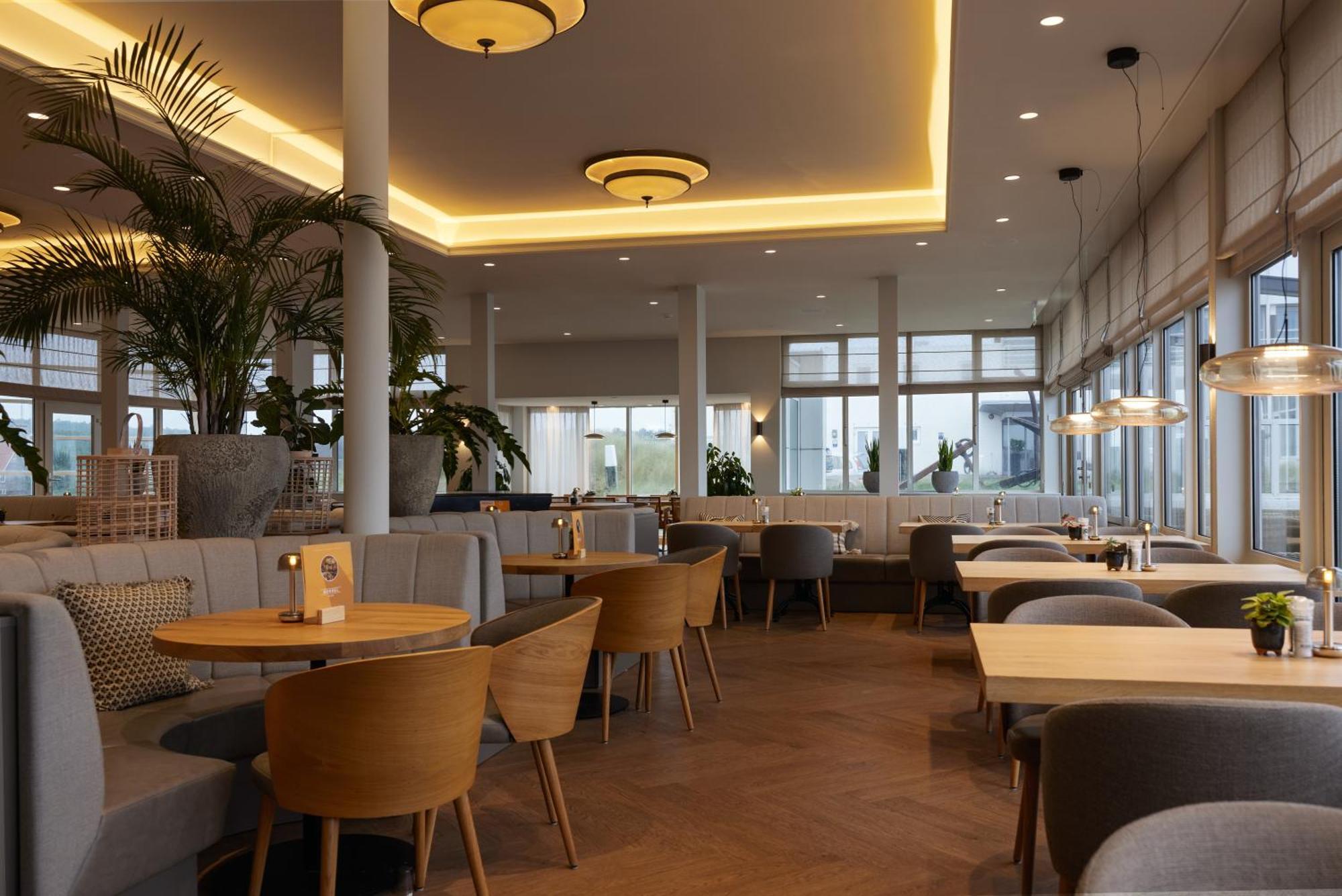 Westcord Strandhotel Seeduyn Vlieland Exteriör bild